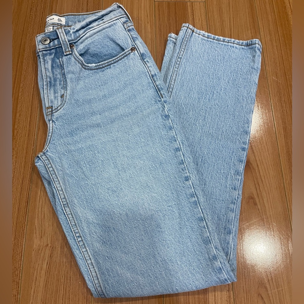 Abercrombie & Fitch The Straight Mid Rise Curve Love Jeans